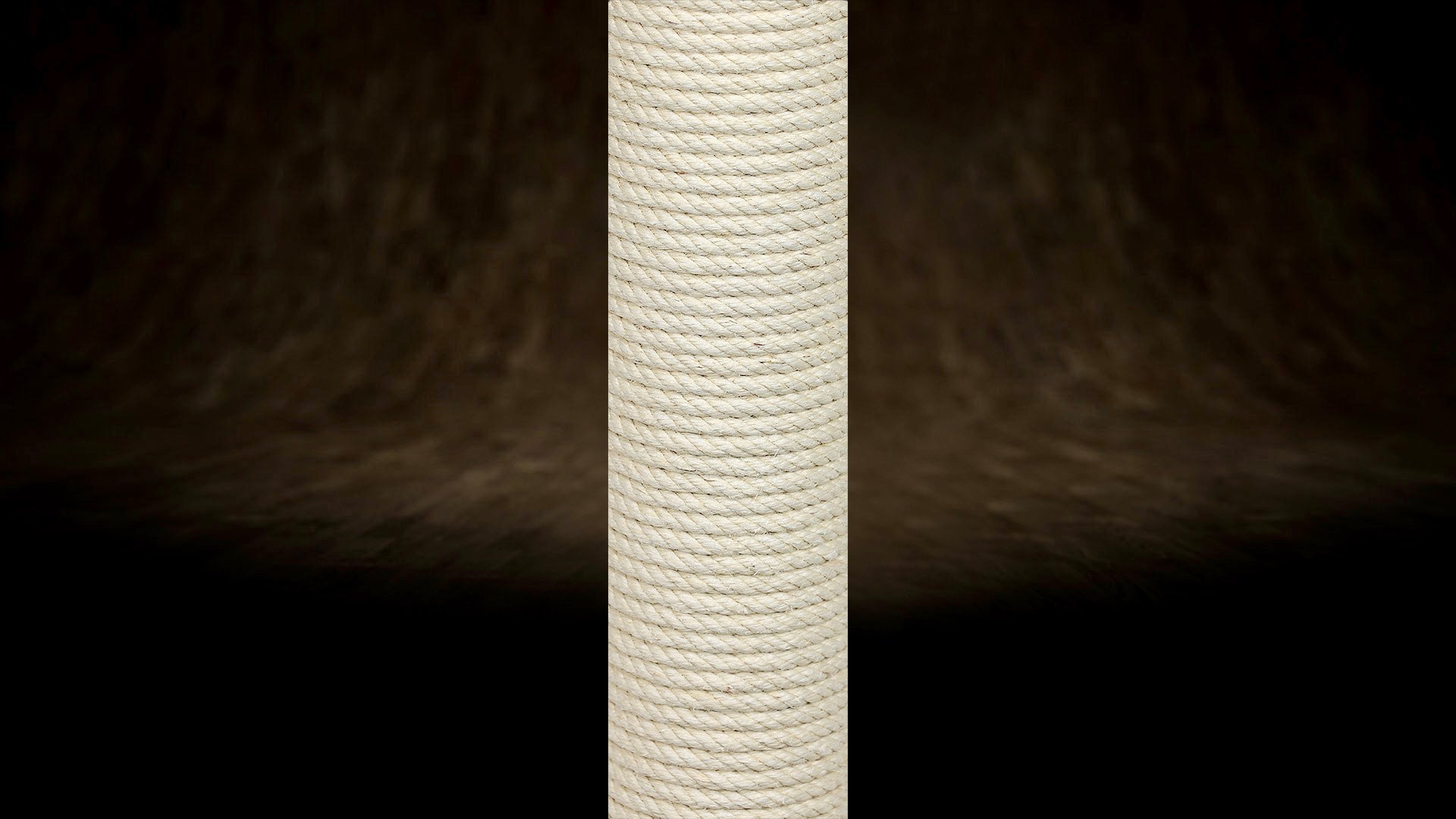 Corda in sisal avvolta correttamente: le spire sono uniformi, serrate tra loro e prive di fessure visibili.