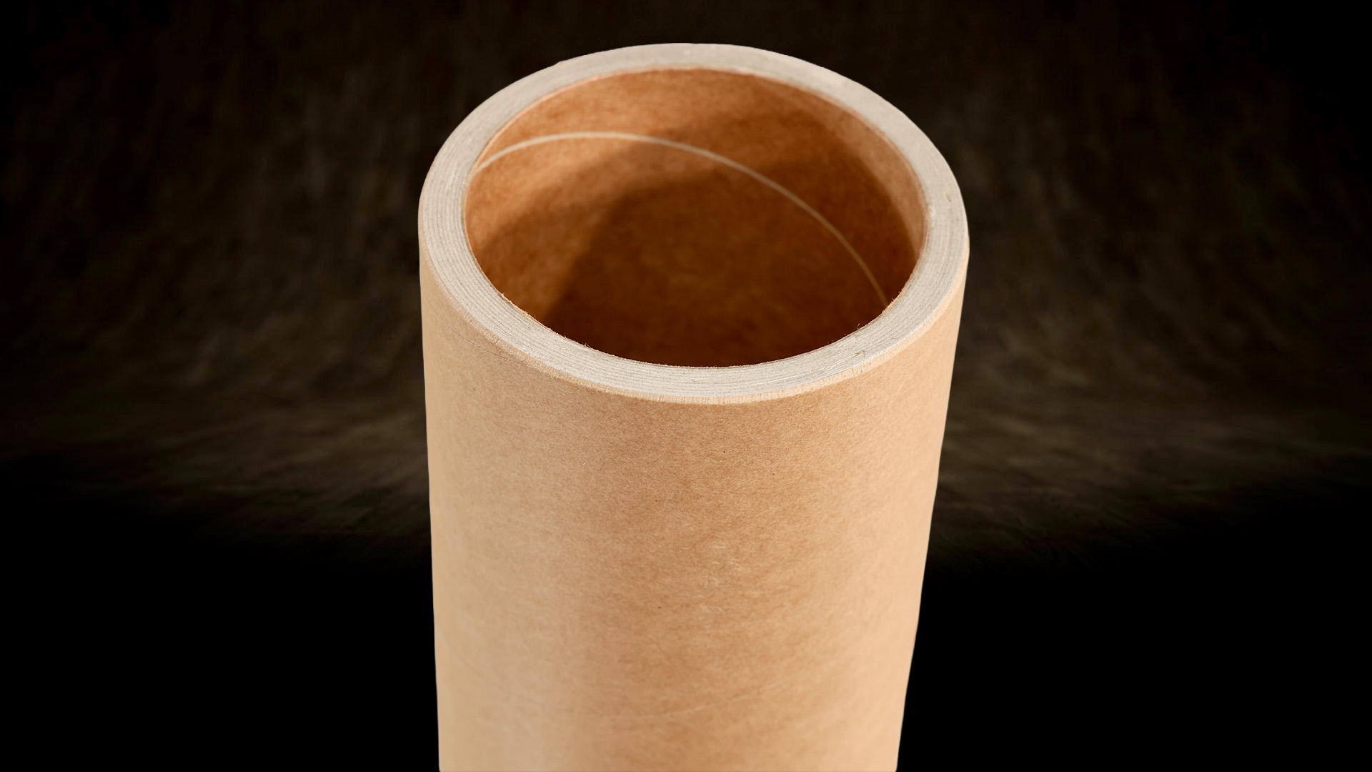 Tubo a parete spessa per una colonna del tiragraffi - una parete di circa 10 mm garantisce rigidità e durata alla struttura.Tubo a parete spessa per una colonna del tiragraffi - una parete di circa 10 mm garantisce rigidità e durata alla struttura.Tubo a parete spessa per una colonna del tiragraffi - una parete di circa 10 mm garantisce rigidità e durata alla struttura.
