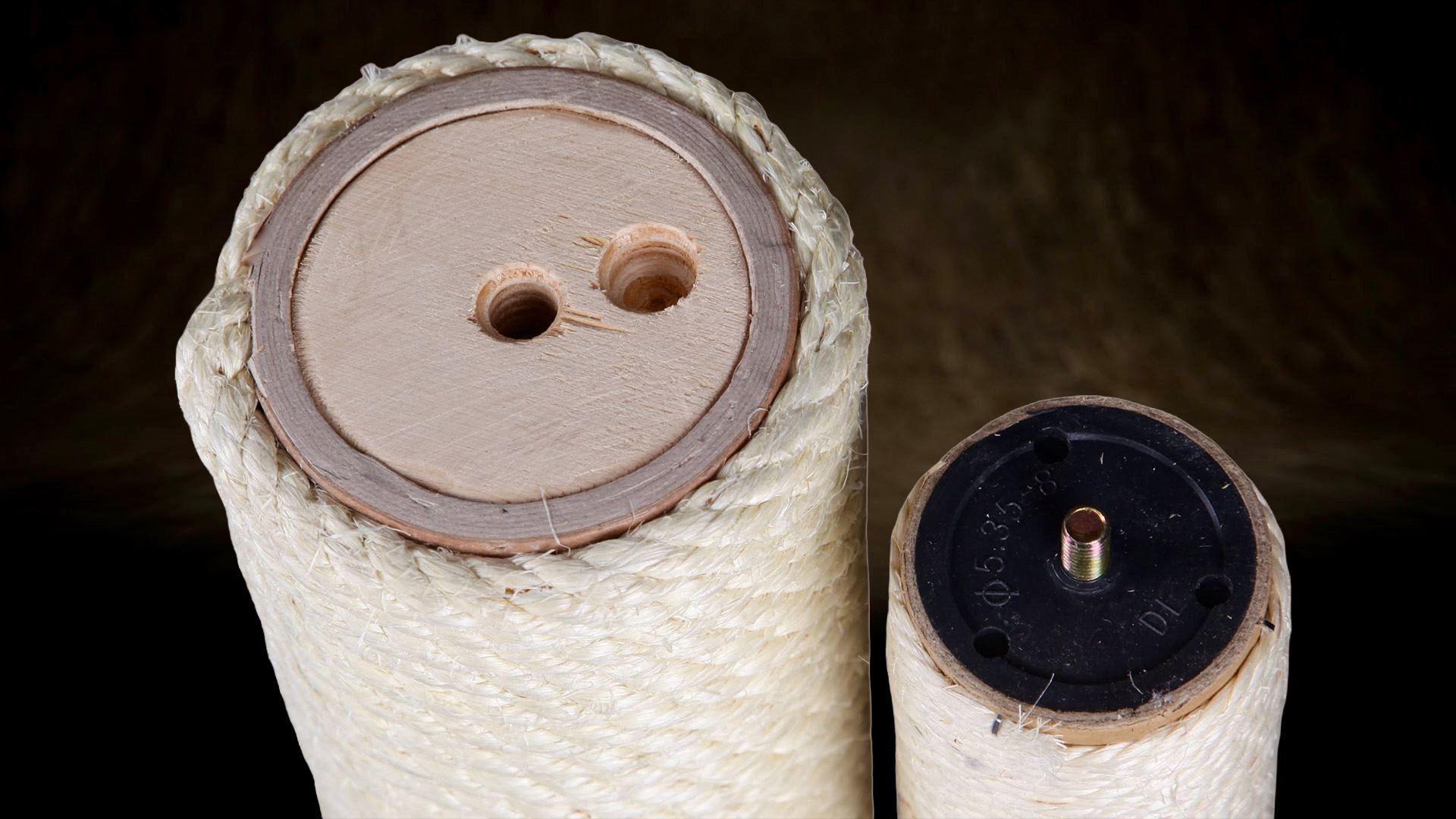 Confronto della costruzione delle estremità delle colonne: a sinistra un tubo a parete spessa con un inserto di montaggio pieno in multistrato; a destra un tubo a parete sottile con un leggero terminale in plastica. Le differenze nello spessore del tubo e nel sistema di fissaggio influiscono direttamente sulla durata del collegamento.Confronto della costruzione delle estremità delle colonne: a sinistra un tubo a parete spessa con un inserto di montaggio pieno in multistrato; a destra un tubo a parete sottile con un leggero terminale in plastica. Le differenze nello spessore del tubo e nel sistema di fissaggio influiscono direttamente sulla durata del collegamento.Confronto della costruzione delle estremità delle colonne: a sinistra un tubo a parete spessa con un inserto di montaggio pieno in multistrato; a destra un tubo a parete sottile con un leggero terminale in plastica. Le differenze nello spessore del tubo e nel sistema di fissaggio influiscono direttamente sulla durata del collegamento.